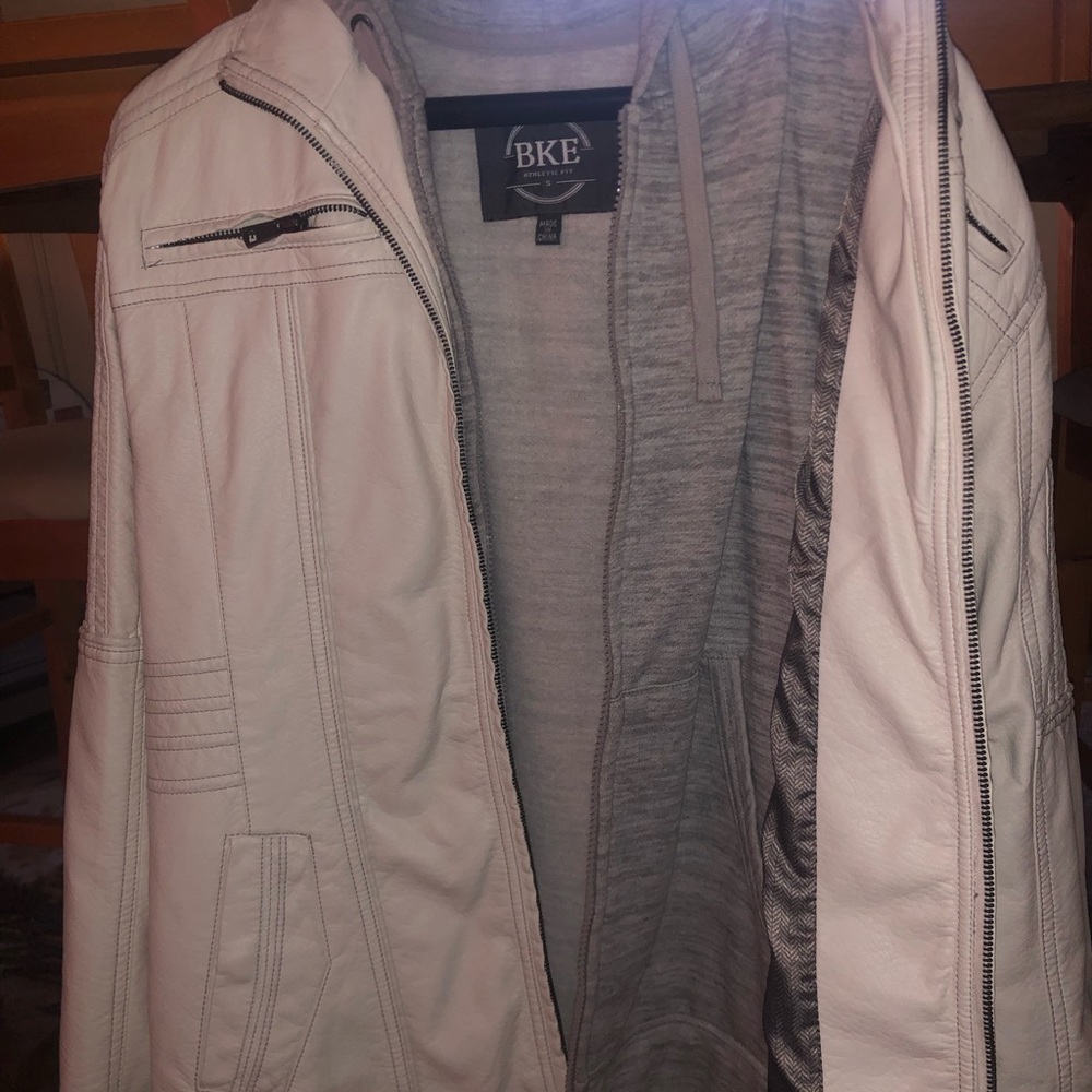 BKE men’s white jacket
